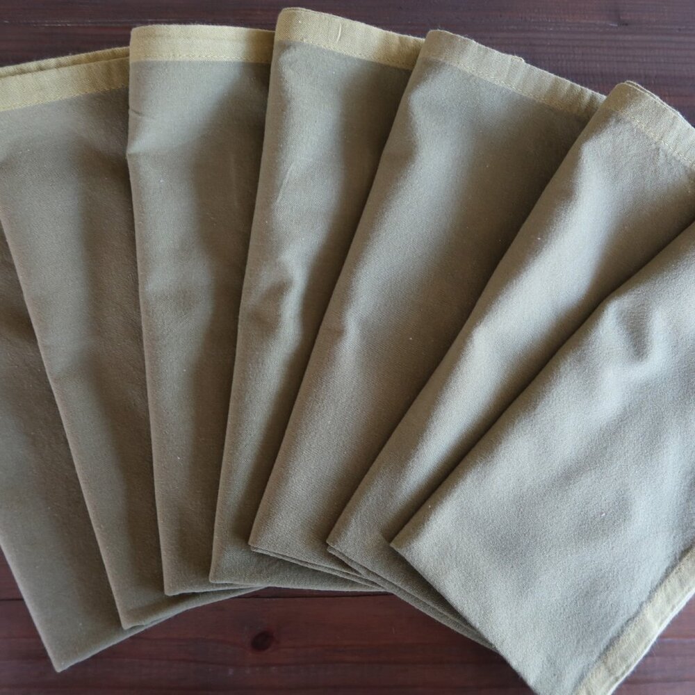 7 Pier 1 Imports Green Rib Dinner Napkins 20" x 20"